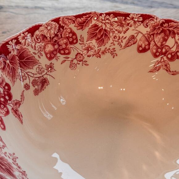 Johnson Brothers, 1970’s Strawberry Fair Collection, 8” Round Serving Bowl - Picture 5 of 7